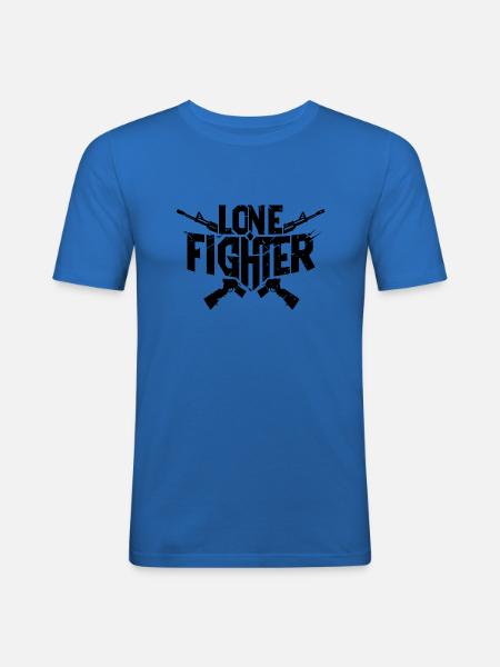 Lone Fighter mit Waffen - Männer Slim Fit T-Shirt - Königsblau