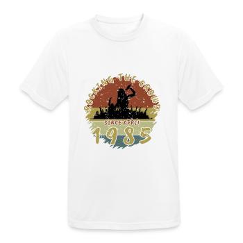 40th Birthday Rocking the crowd SNG 04/1985 - Men's Breathable T-Shirt - white - Front - AI Model Male 185 dark (185cm)