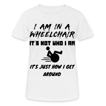 Grâce à mon fauteuil roulant, j’ai la liberté # - T-shirt respirant Femme - blanc - Devant - AI Model Female 172 dark (172cm)