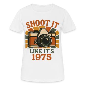 Retro Kamera 1975 Motiv - Frauen T-Shirt atmungsaktiv - Weiß - Vorne - AI Model Female 172 dark (172cm)