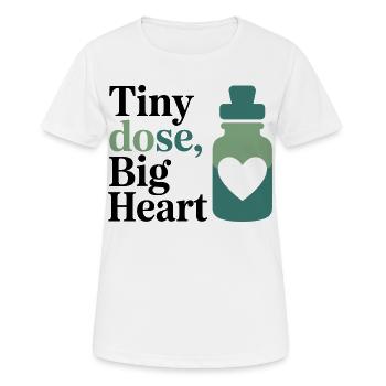 Équipement professionnel pour homéopathie Petite Dose Big Heart - T-shirt respirant Femme - blanc - Devant - AI Model Female 172 dark (172cm)