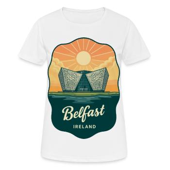 Badge de voyage vintage du Titanic de Belfast - T-shirt respirant Femme - blanc - Devant - AI Model Female 172 dark (172cm)