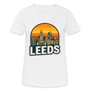 Design rétro rétro de coucher de soleil de Leeds Skyline - T-shirt respirant Femme - blanc - Devant - AI Model Female 172 dark (172cm)