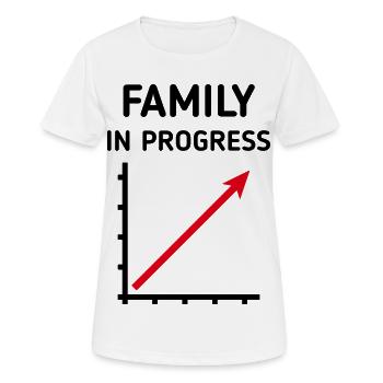 Family In Progress (Schwanger / Eltern / 2C) - Frauen T-Shirt atmungsaktiv - Weiß - Vorne - AI Model Female 172 dark (172cm)