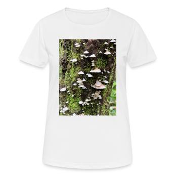 Colonie de champignons couverte de mousse sur l’arbre - T-shirt respirant Femme - blanc - Devant - AI Model Female 172 dark (172cm)