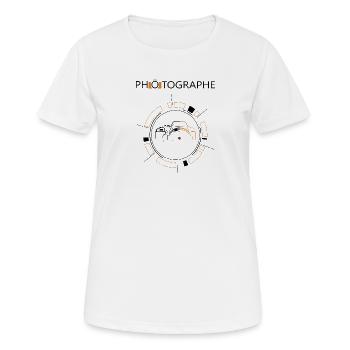 Photograph - Frauen T-Shirt atmungsaktiv - Weiß - Vorne - AI Model Female 172 dark (172cm)