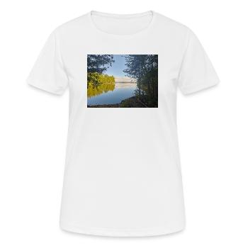 Reflexion vom Ufer, die Ruhe der Natur - Frauen T-Shirt atmungsaktiv - Weiß - Vorne - AI Model Female 172 dark (172cm)