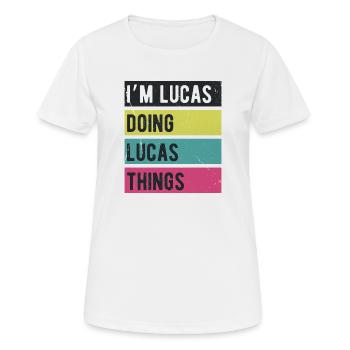 Je suis Lucas qui fait des couleurs rétro de Lucas Things - T-shirt respirant Femme - blanc - Devant - AI Model Female 172 dark (172cm)