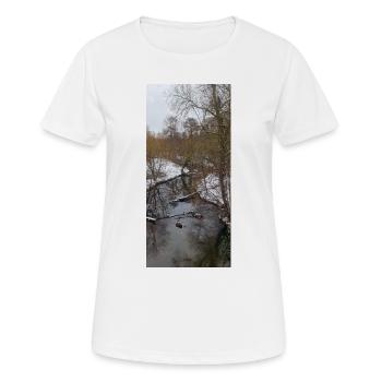 Rivière d’hiver dans le brouillard - T-shirt respirant Femme - blanc - Devant - AI Model Female 172 dark (172cm)