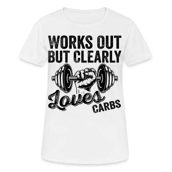 Funktioniert, liebt aber eindeutig Kohlenhydrate. Lustiges Fitness-Outfit - Frauen T-Shirt atmungsaktiv - Weiß - Vorne - AI Model Female 172 dark (172cm)