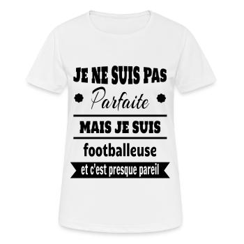 Pas parfaite mais footballeuse foot humour - T-shirt respirant Femme - blanc - Devant - AI Model Female 172 dark (172cm)