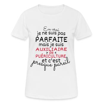 Nicht perfekt, aber ich bin eine Kinderbetreuungsassistentin - Frauen T-Shirt atmungsaktiv - Weiß - Vorne - AI Model Female 172 dark (172cm)