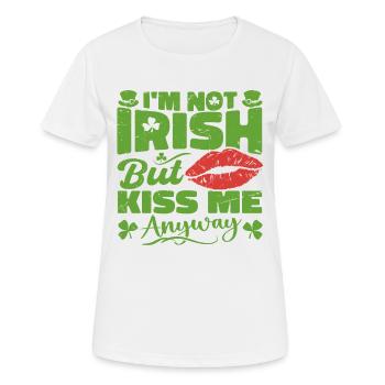 I'm Not Irish But Kiss Me Anyway St. Patrick's Day - Frauen T-Shirt atmungsaktiv - Weiß - Vorne - AI Model Female 172 dark (172cm)