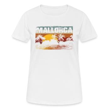Mallorca Balearen Urlaub - Frauen T-Shirt atmungsaktiv - Weiß - Vorne - AI Model Female 172 dark (172cm)