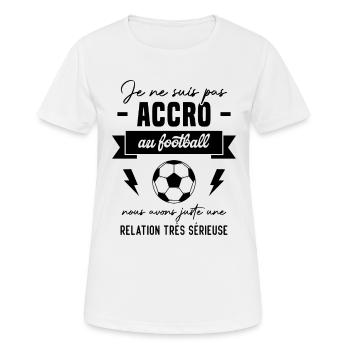 Je ne suis pas accro au football - T-shirt respirant Femme - blanc - Devant - AI Model Female 172 dark (172cm)