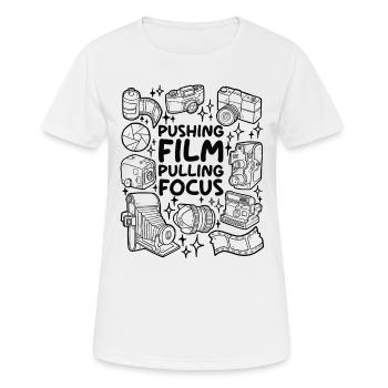Pushing Film – Pulling Focus - Frauen T-Shirt atmungsaktiv - Weiß - Vorne - AI Model Female 172 dark (172cm)
