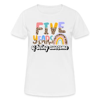 Fünf Jahre Awesome Animal Skin Pattern Geburtstag - Frauen T-Shirt atmungsaktiv - Weiß - Vorne - AI Model Female 172 dark (172cm)