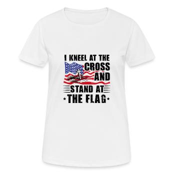 Un chrétien patriote s’agenouille à Crass Stand At Flag - T-shirt respirant Femme - blanc - Devant - AI Model Female 172 dark (172cm)