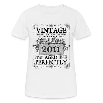 2011 | Vintage Perfekt gealtert seit 2011 Geburtstag - Frauen T-Shirt atmungsaktiv - Weiß - Vorne - AI Model Female 172 dark (172cm)