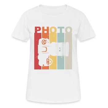 Photocamera - Frauen T-Shirt atmungsaktiv - Weiß - Vorne - AI Model Female 172 dark (172cm)