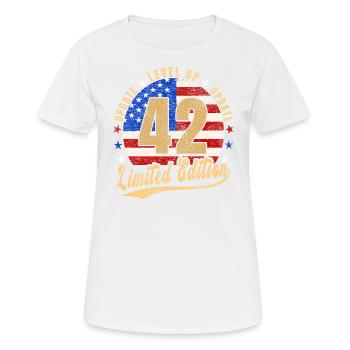 Mise à jour Level Up 42 Years Limited Edition USA - T-shirt respirant Femme - blanc - Devant - AI Model Female 172 dark (172cm)