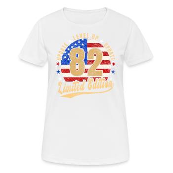Mise à jour Level Up 82 Years Limited Edition USA - T-shirt respirant Femme - blanc - Devant - AI Model Female 172 dark (172cm)