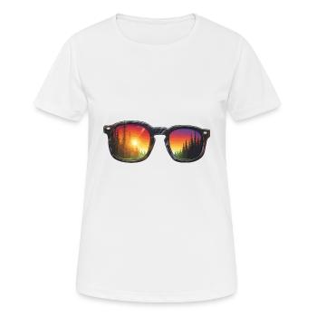 Sonnenbrille / Reflektion / Wald / Spiegelung - Frauen T-Shirt atmungsaktiv - Weiß - Vorne - AI Model Female 172 dark (172cm)
