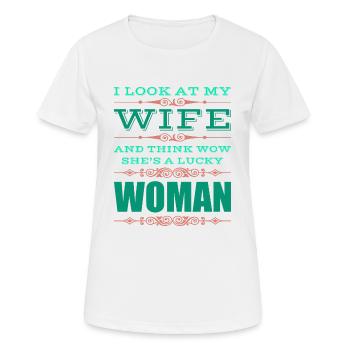 Macho Großartiger Mann, Frau, die glücklich sein - Frauen T-Shirt atmungsaktiv - Weiß - Vorne - AI Model Female 172 dark (172cm)