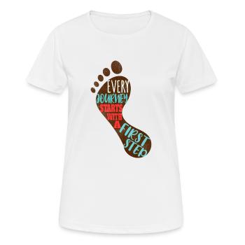 Jede Reise beginnt mit einem ersten Schritt - Frauen T-Shirt atmungsaktiv - Weiß - Vorne - AI Model Female 172 dark (172cm)
