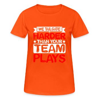 Nous suivons plus fort que votre équipe ne joue 2 - T-shirt respirant Femme - orange néon - Devant - AI Model Female 172 dark (172cm)