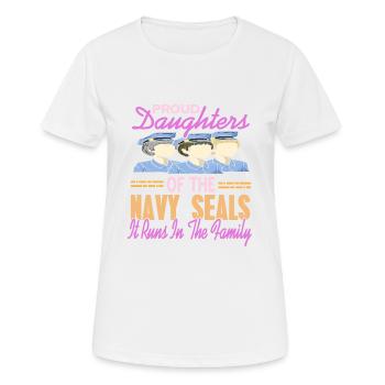 Fiers fils des Navy Seals qu’il gère en famille - T-shirt respirant Femme - blanc - Devant - AI Model Female 172 dark (172cm)