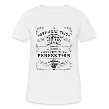 Juli 1973: 50 Jahre, trinkt gerne Rum, Gin, Whisky - Frauen T-Shirt atmungsaktiv - Weiß - Vorne - AI Model Female 172 dark (172cm)