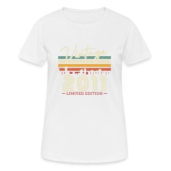 Vintage Geburtstagsgeschenk 2011 12/13 J. - Frauen T-Shirt atmungsaktiv - Weiß - Vorne - AI Model Female 172 dark (172cm)