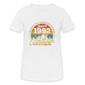 Vintage Geburtstagsgeschenk 1992 - Frauen T-Shirt atmungsaktiv - Weiß - Vorne - AI Model Female 172 dark (172cm)