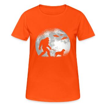 Bigfoot Chien Promenade Nocturne Invasion Extraterrestre - T-shirt respirant Femme - orange néon - Devant - AI Model Female 172 dark (172cm)