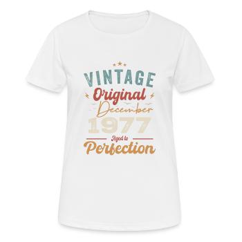 Vintage Geburtstag - Dezember 1977 - Geschenkidee - Frauen T-Shirt atmungsaktiv - Weiß - Vorne - AI Model Female 172 dark (172cm)