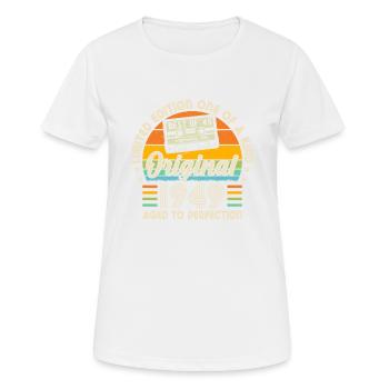 Geboren Legenden '49 - Frauen T-Shirt atmungsaktiv - Weiß - Vorne - AI Model Female 172 dark (172cm)