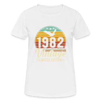 Zeitreise 1982 - Nostalgie und Erinnerungen - Frauen T-Shirt atmungsaktiv - Weiß - Vorne - AI Model Female 172 dark (172cm)
