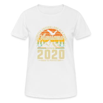 Inspirierendes 2020 Jahrgang Vintage Design - Frauen T-Shirt atmungsaktiv - Weiß - Vorne - AI Model Female 172 dark (172cm)