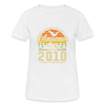 Vintage 2010 Birthday Celebration - Frauen T-Shirt atmungsaktiv - Weiß - Vorne - AI Model Female 172 dark (172cm)