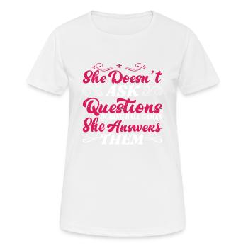 Elle répond aux questions pendant les parties de ballon 2 - T-shirt respirant Femme - blanc - Devant - AI Model Female 172 dark (172cm)