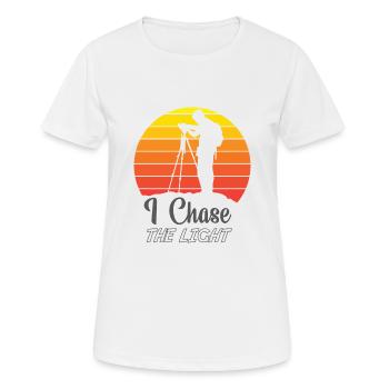 Photograph Fotograph Gschenk - Frauen T-Shirt atmungsaktiv - Weiß - Vorne - AI Model Female 172 dark (172cm)