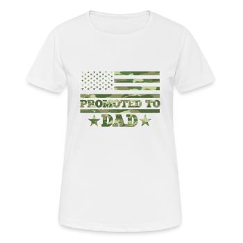 Befördert Zum Papa, Um 2022 Neuer Elternteil Zu - Frauen T-Shirt atmungsaktiv - Weiß - Vorne - AI Model Female 172 dark (172cm)
