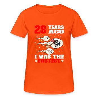 Lustiger Geburtstagsspruch 28 Jahre Alt - Frauen T-Shirt atmungsaktiv - Neonorange - Vorne - AI Model Female 172 dark (172cm)
