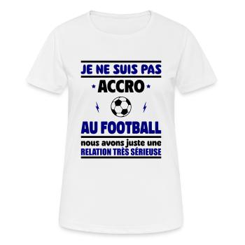 Je ne suis pas accro au football - T-shirt respirant Femme - blanc - Devant - AI Model Female 172 dark (172cm)