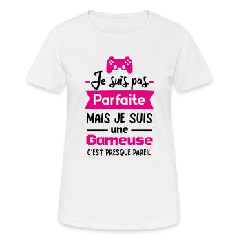 Je suis pas parfaite mais je suis une gameuse - T-shirt respirant Femme - blanc - Devant - AI Model Female 172 dark (172cm)