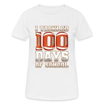 Ich habe 100 Tage Schulfußball in Angriff genommen - Frauen T-Shirt atmungsaktiv - Weiß - Vorne - AI Model Female 172 dark (172cm)