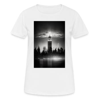 New York Skyline NYC - Women's Breathable T-Shirt - white - Front - AI Model Female 172 dark (172cm)