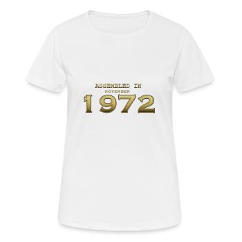 Zusammengebaut im November 1972 - Frauen T-Shirt atmungsaktiv - Weiß - Vorne - AI Model Female 172 dark (172cm)