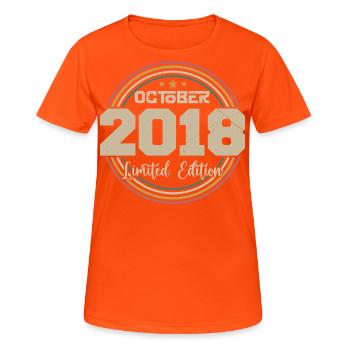 Né en octobre 2018 Retro Anniversaire Octobre 2018 - T-shirt respirant Femme - orange néon - Devant - AI Model Female 172 dark (172cm)